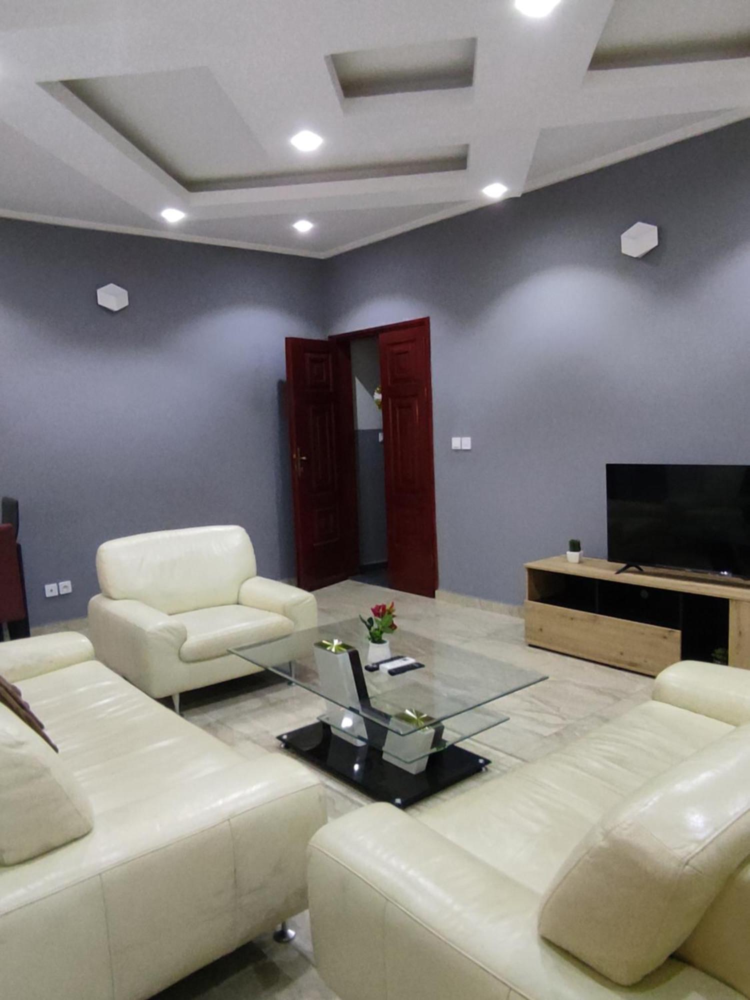 Hotel Appart B4U - Etoudi Yaoundé Buitenkant foto